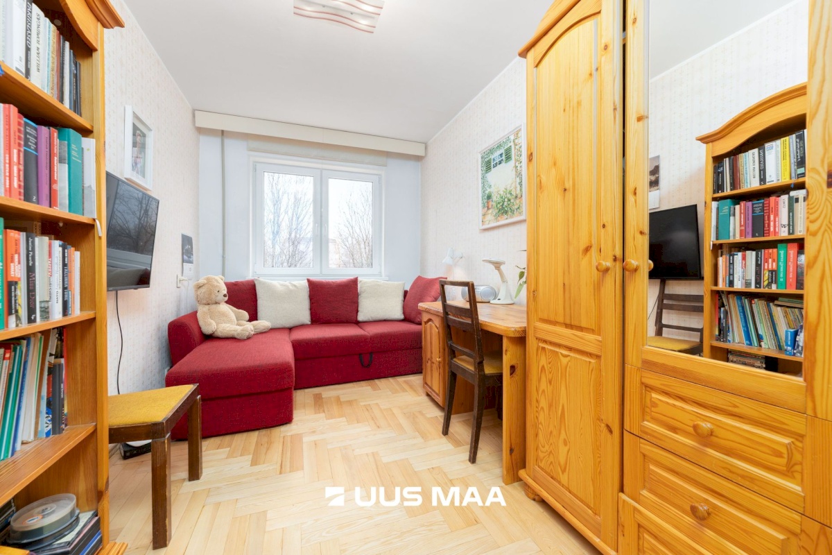 Tallinn, Mustamäe linnaosa, Mustamäe, Akadeemia tee 64a