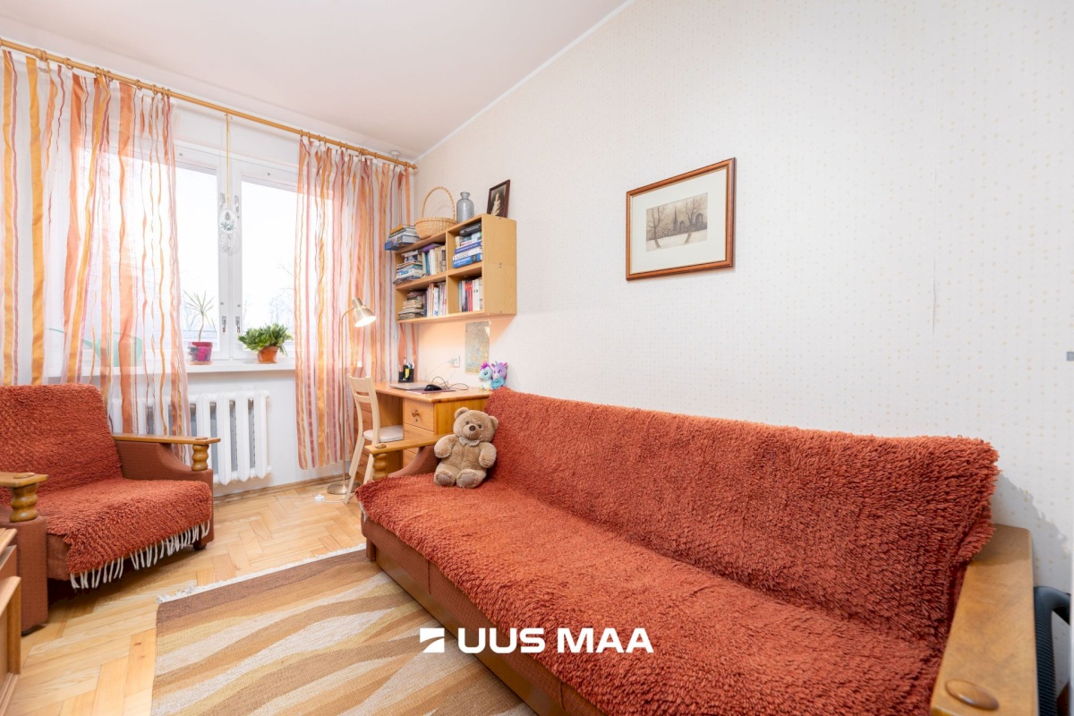 Tallinn, Mustamäe linnaosa, Mustamäe, Akadeemia tee 64a