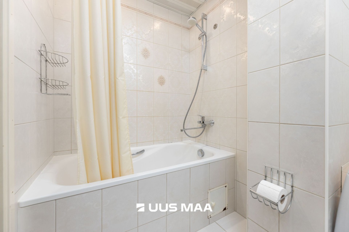 Tallinn, Mustamäe linnaosa, Mustamäe, Akadeemia tee 64a