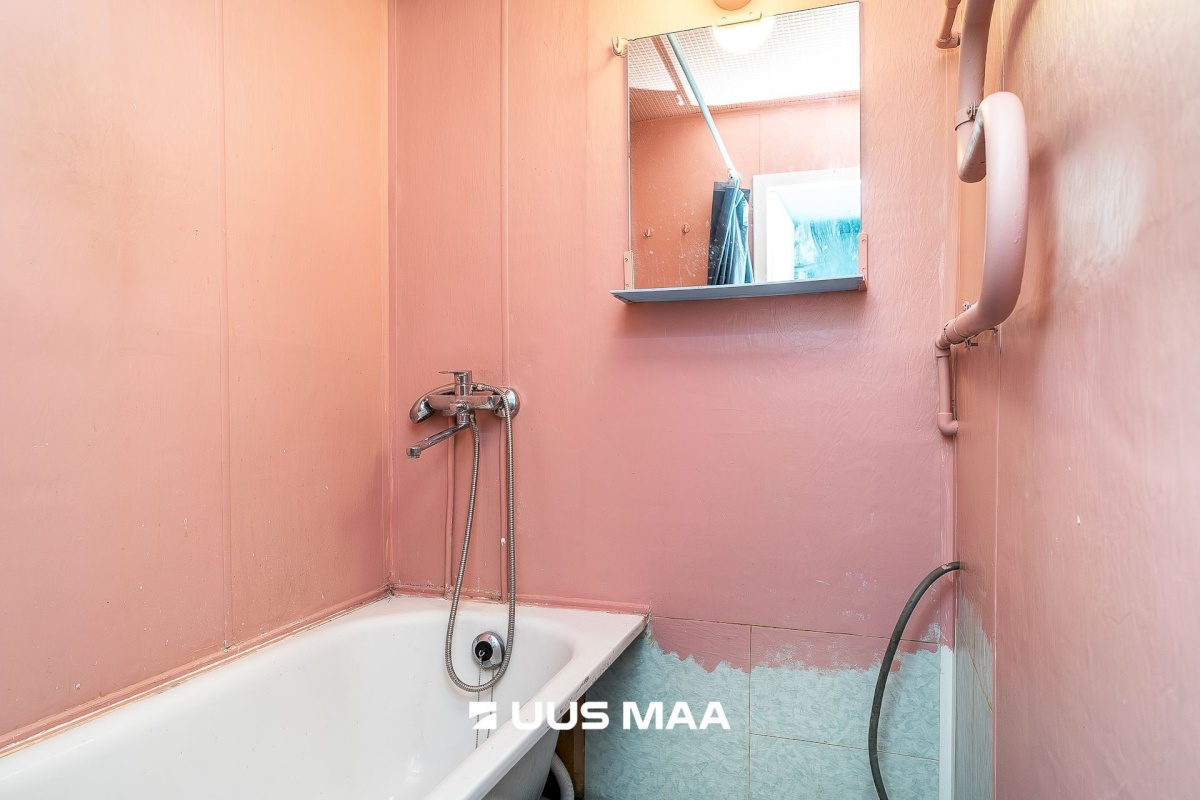 Tallinn, Mustamäe linnaosa, Ehitajate tee 72