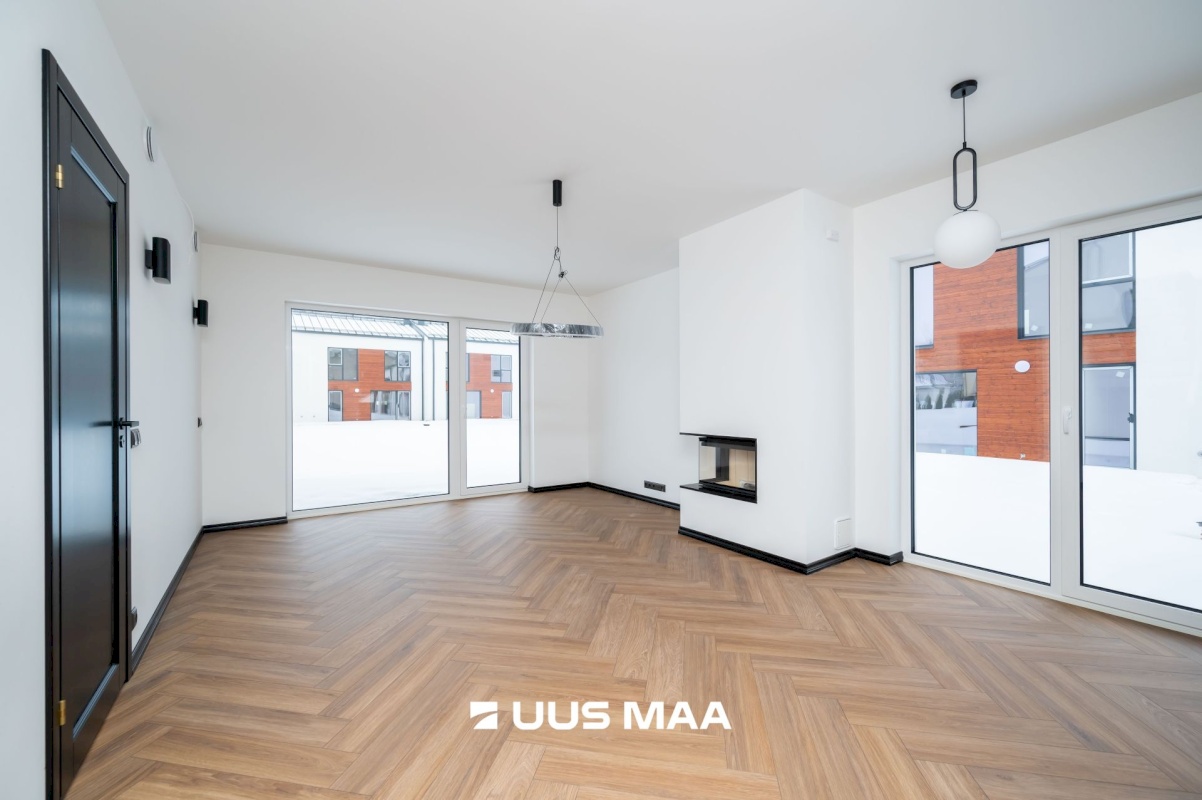 Anija vald, Kehra linn, Sõpruse väljak 12