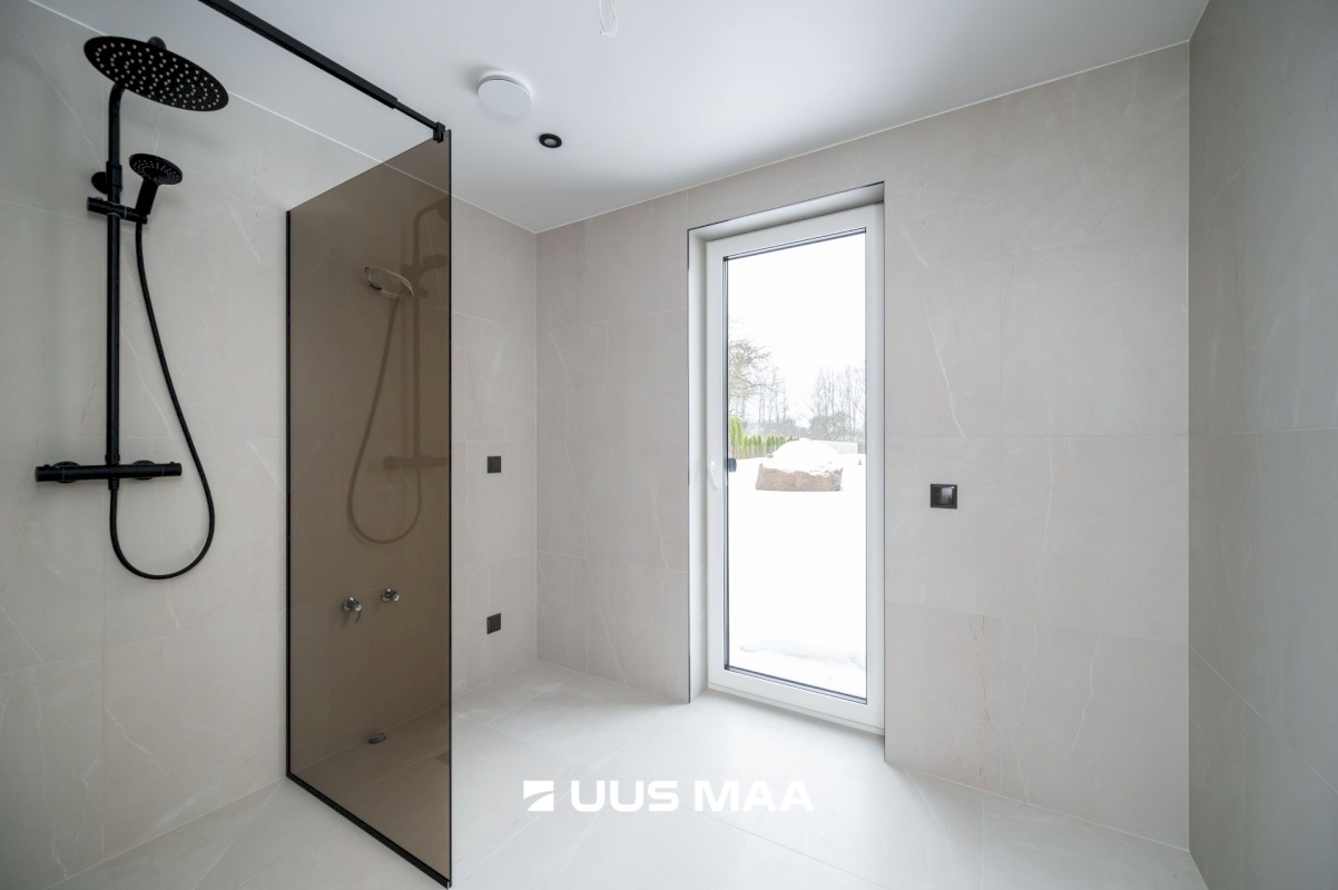 Anija vald, Kehra linn, Sõpruse väljak 12