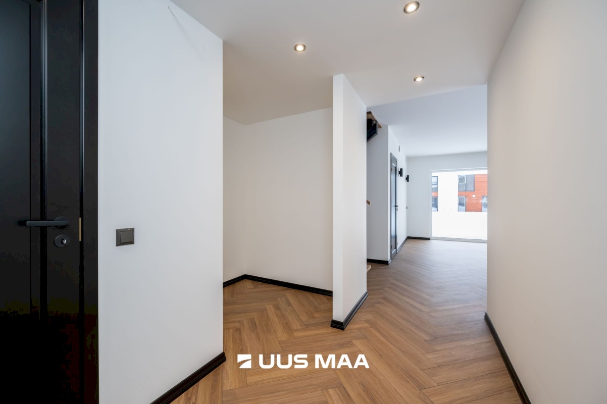 Anija vald, Kehra linn, Sõpruse väljak 12