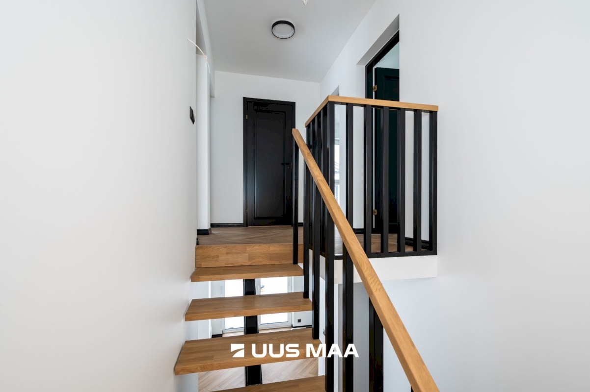 Anija vald, Kehra linn, Sõpruse väljak 12