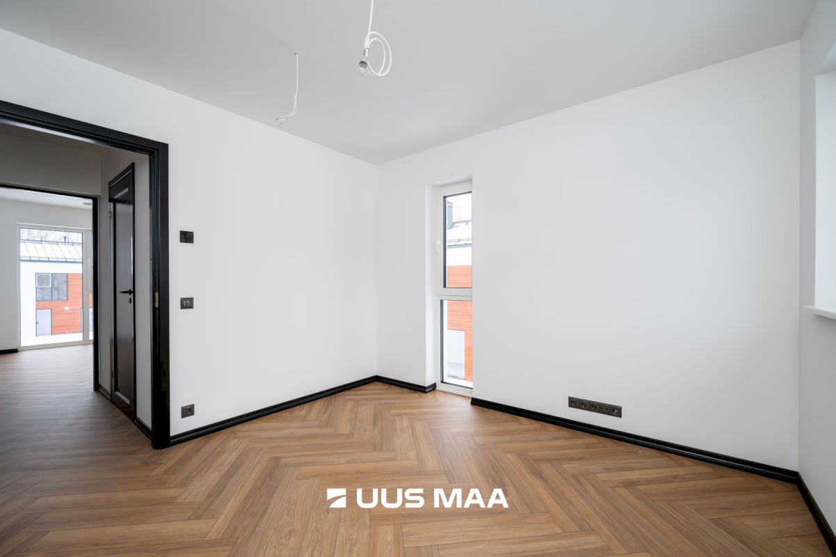 Anija vald, Kehra linn, Sõpruse väljak 12