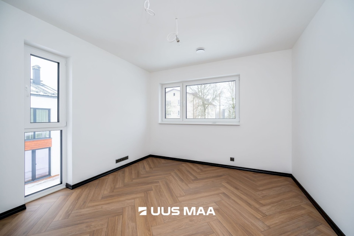 Anija vald, Kehra linn, Sõpruse väljak 12