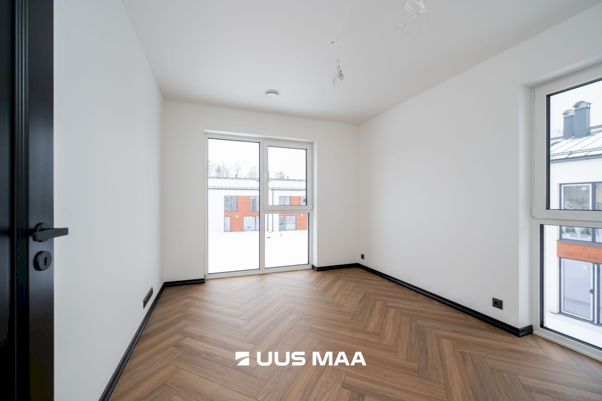 Anija vald, Kehra linn, Sõpruse väljak 12