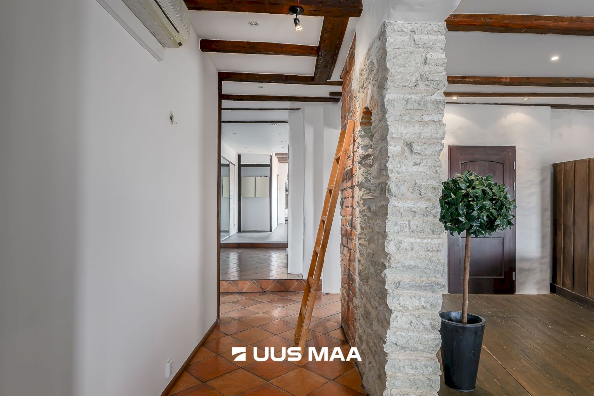 Tallinn, Kesklinna linnaosa, Vanalinna, Suur-Karja tn 4