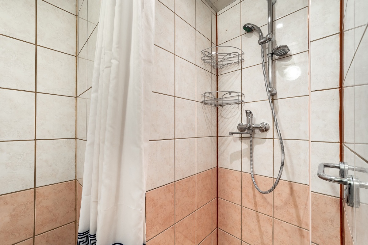 Tallinn, Nõmme linnaosa, Männiku, Männiku tee 111