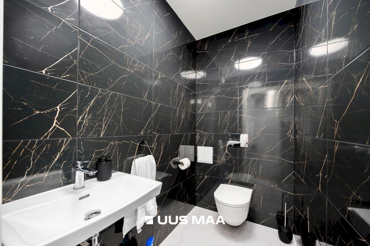 Tallinn, Kesklinna linnaosa, Vanalinn, Viru tn 9