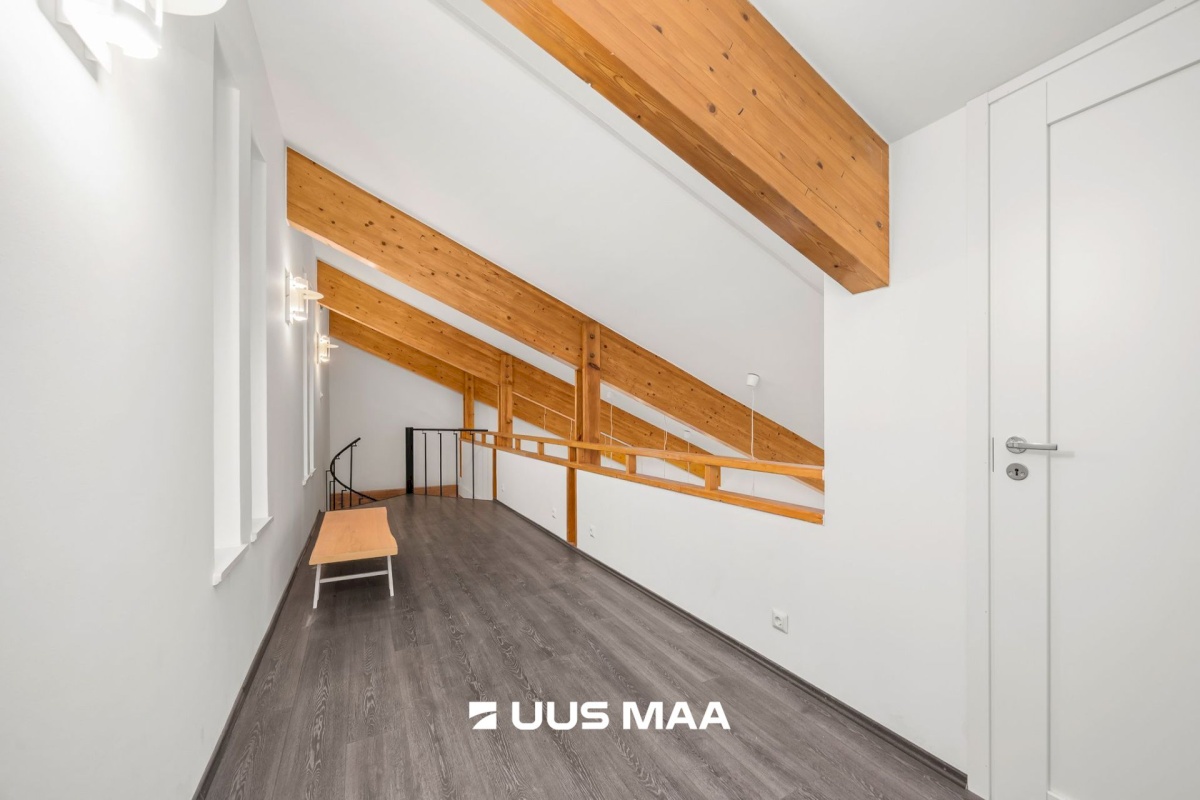 Tallinn, Kesklinna linnaosa, Vanalinn, Viru tn 9