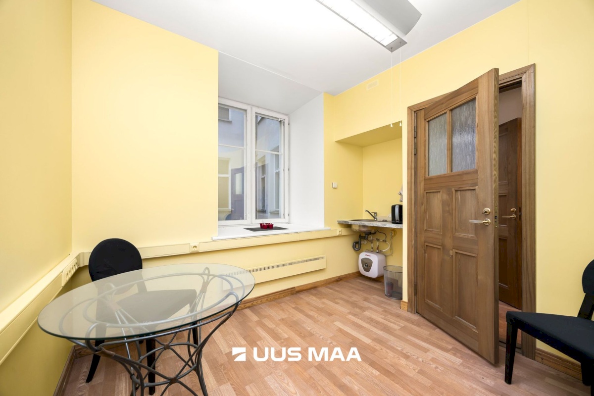 Tallinn, Kesklinna linnaosa, Vanalinn, Viru tn 9