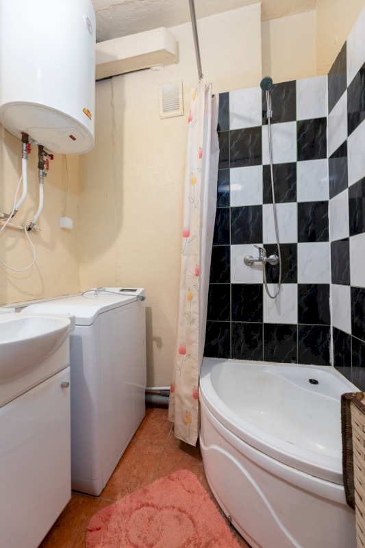 Tallinn, Nõmme linnaosa, Hiiu, Kaare 11a