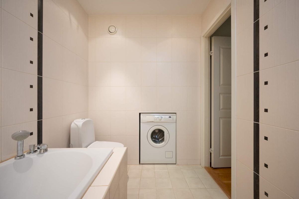 Tallinn, Kesklinna linnaosa, Tina tn 24