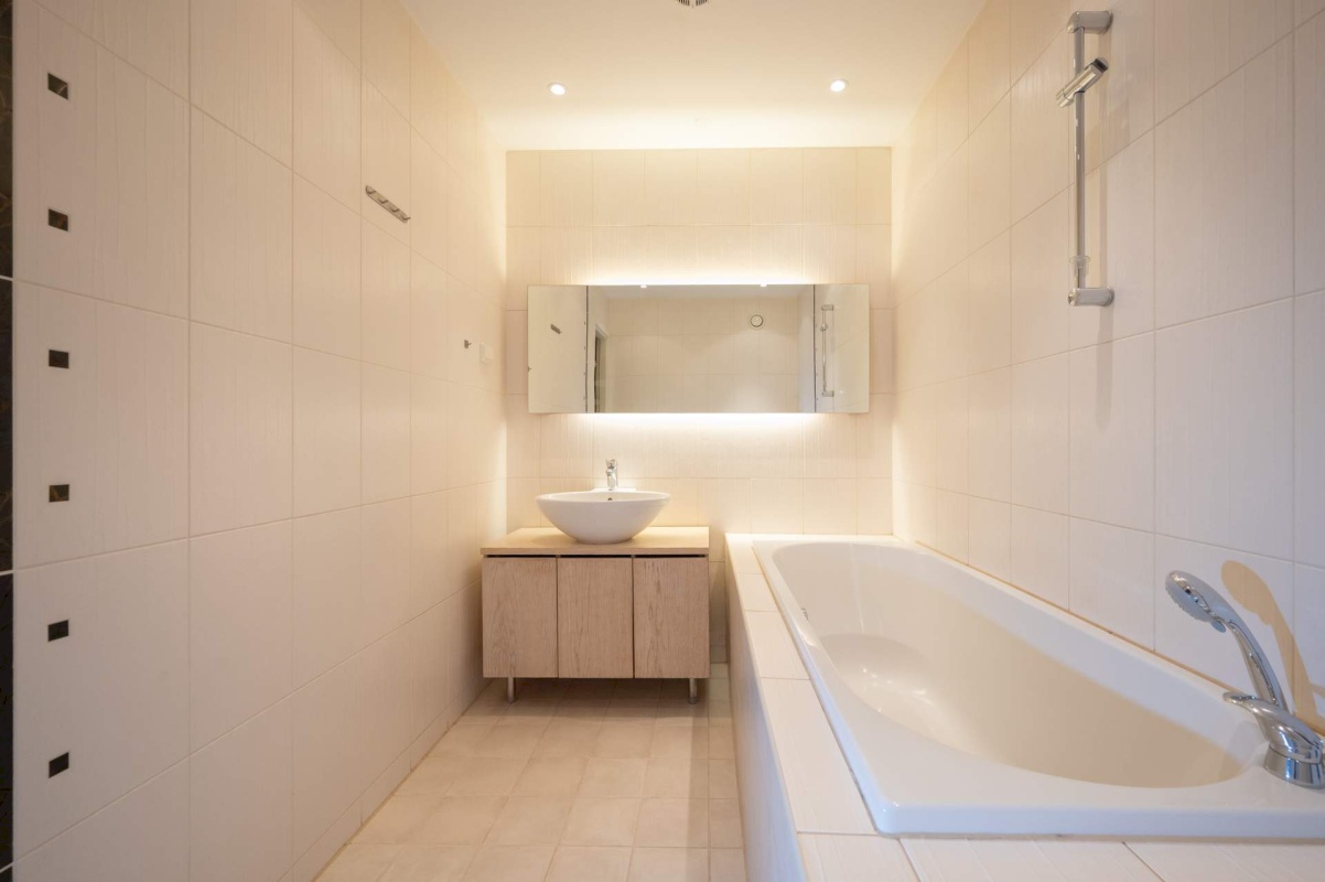 Tallinn, Kesklinna linnaosa, Tina tn 24