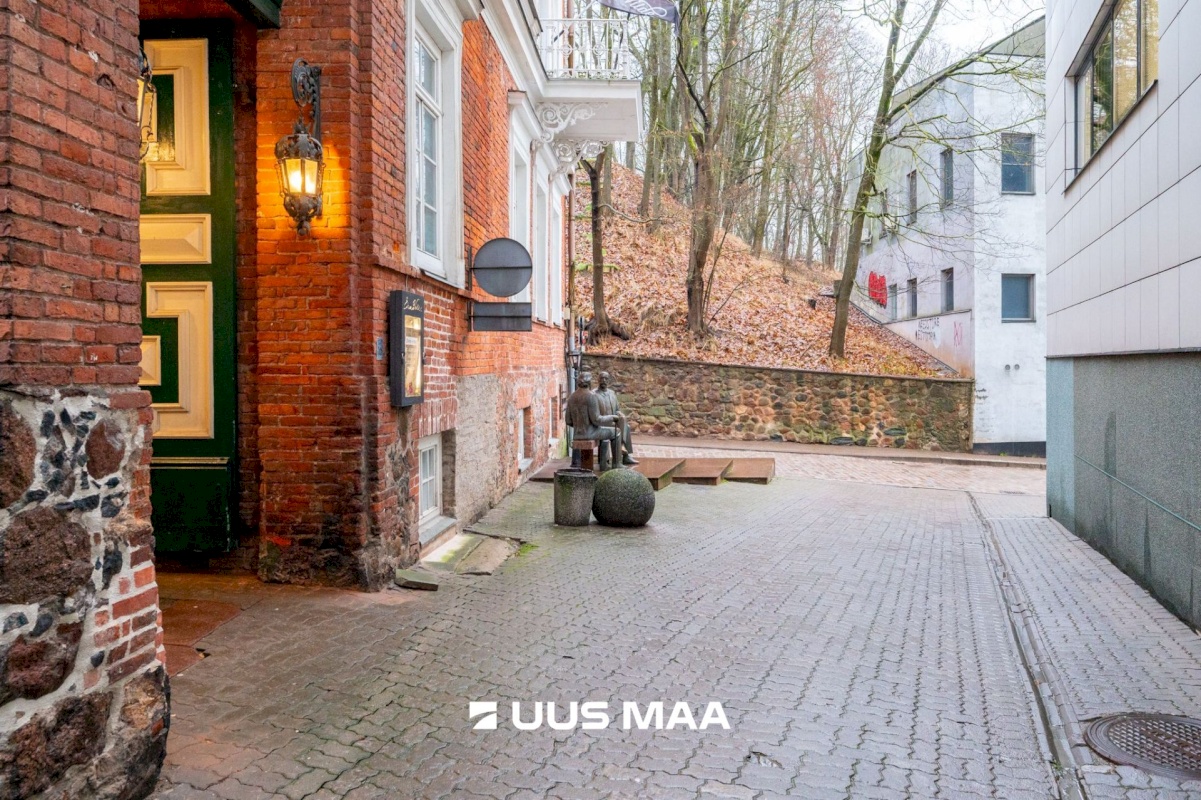 Tartu linn, Tartu linn, Kesklinn, Ülikooli 6