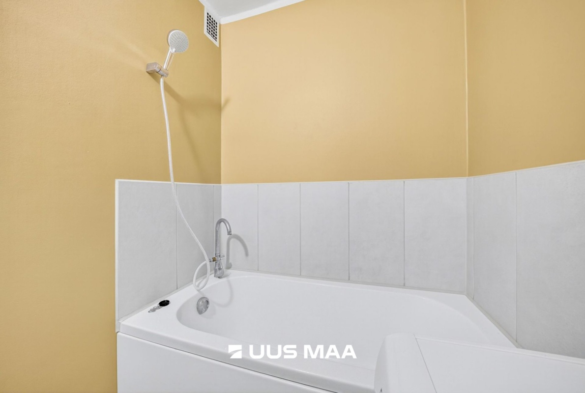 Saaremaa vald, Orissaare alevik, Võidu põik 1