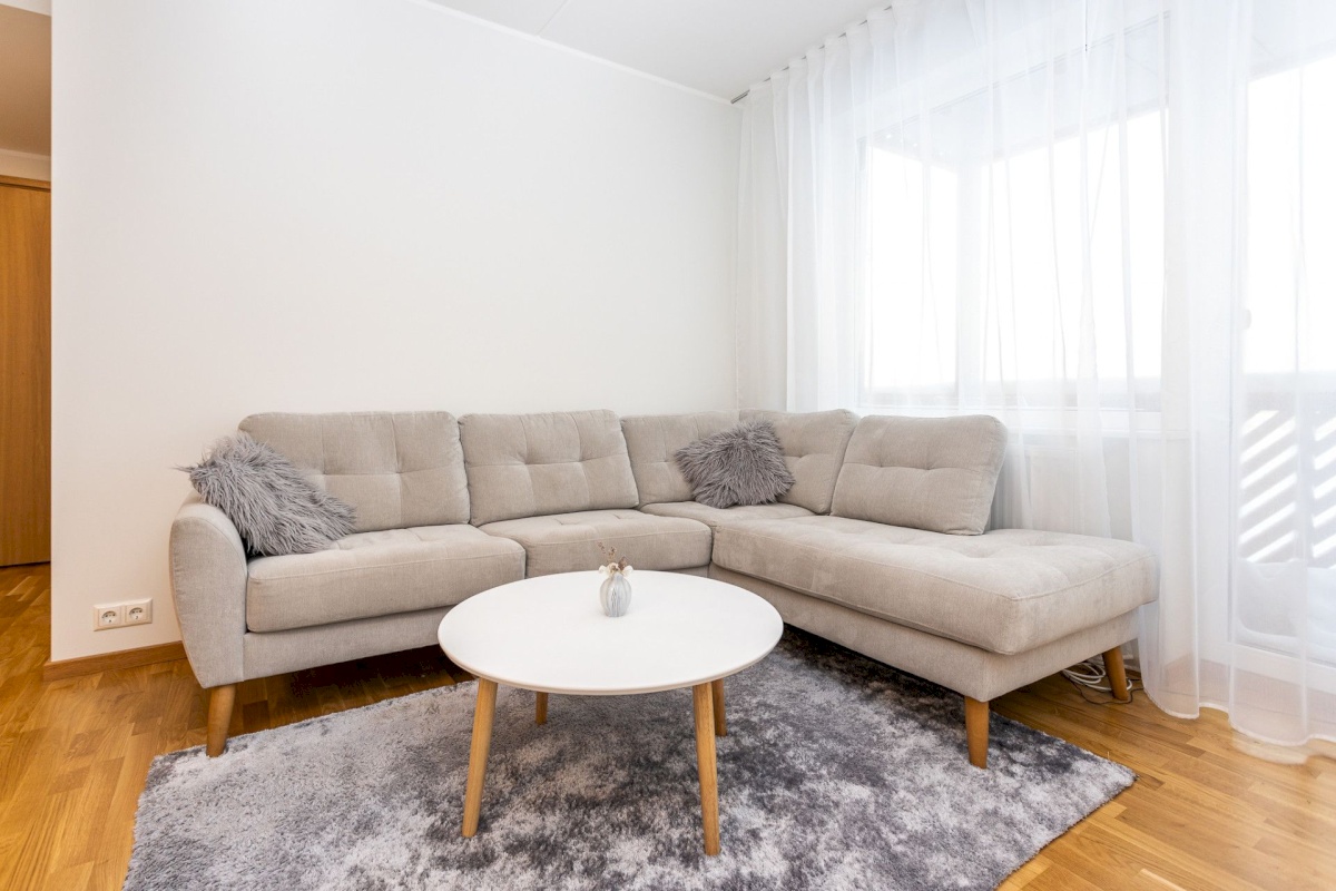 Rae vald, Peetri alevik, Hansa tee 1