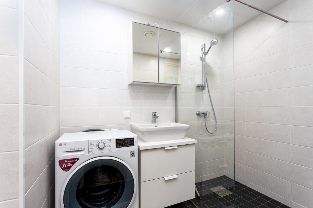 Rae vald, Peetri alevik, Hansa tee 1