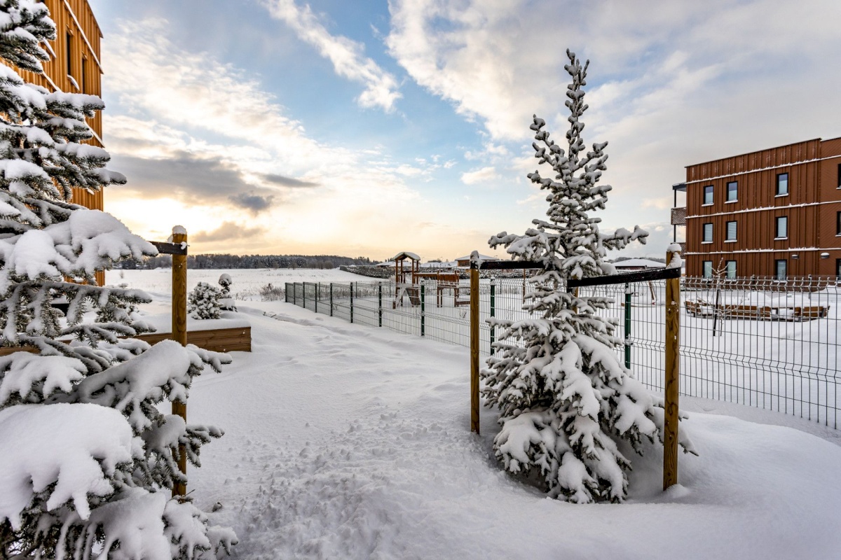 Rae vald, Peetri alevik, Hansa tee 1