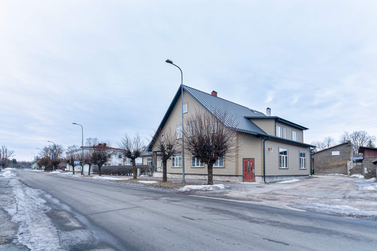 Põhja-Sakala vald, Suure-Jaani linn, Pärnu tn 1