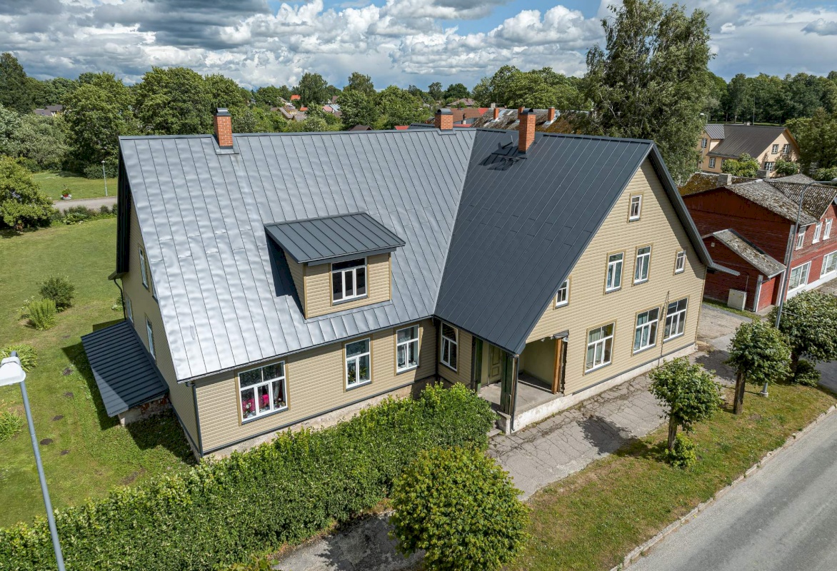 Põhja-Sakala vald, Suure-Jaani linn, Pärnu tn 1