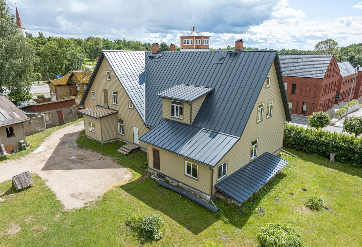 Põhja-Sakala vald, Suure-Jaani linn, Pärnu tn 1