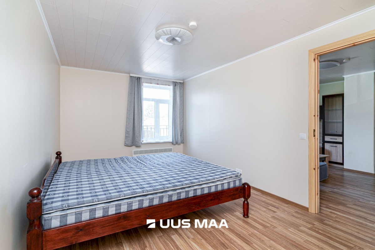 Põhja-Sakala vald, Suure-Jaani linn, Pärnu tn 1