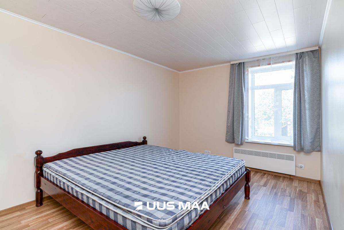 Põhja-Sakala vald, Suure-Jaani linn, Pärnu tn 1