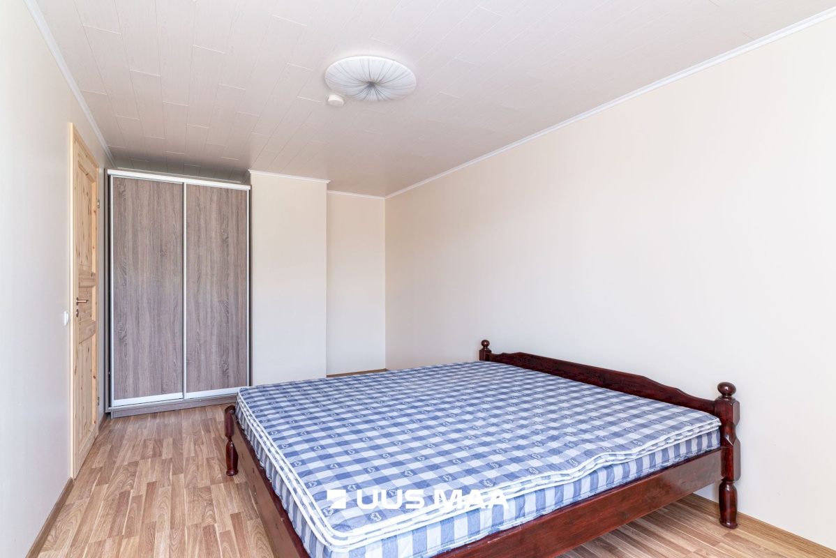 Põhja-Sakala vald, Suure-Jaani linn, Pärnu tn 1