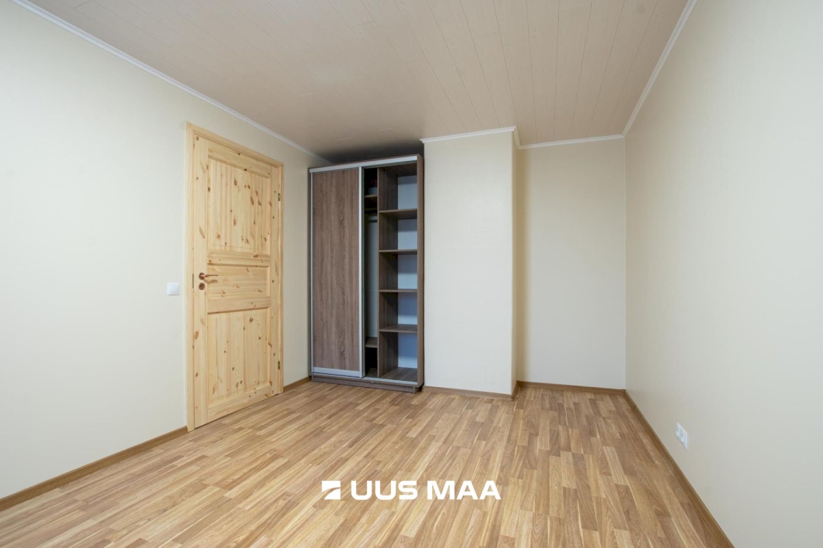 Põhja-Sakala vald, Suure-Jaani linn, Pärnu tn 1