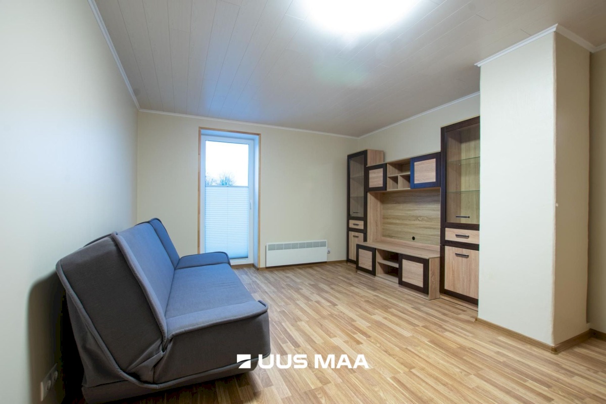 Põhja-Sakala vald, Suure-Jaani linn, Pärnu tn 1