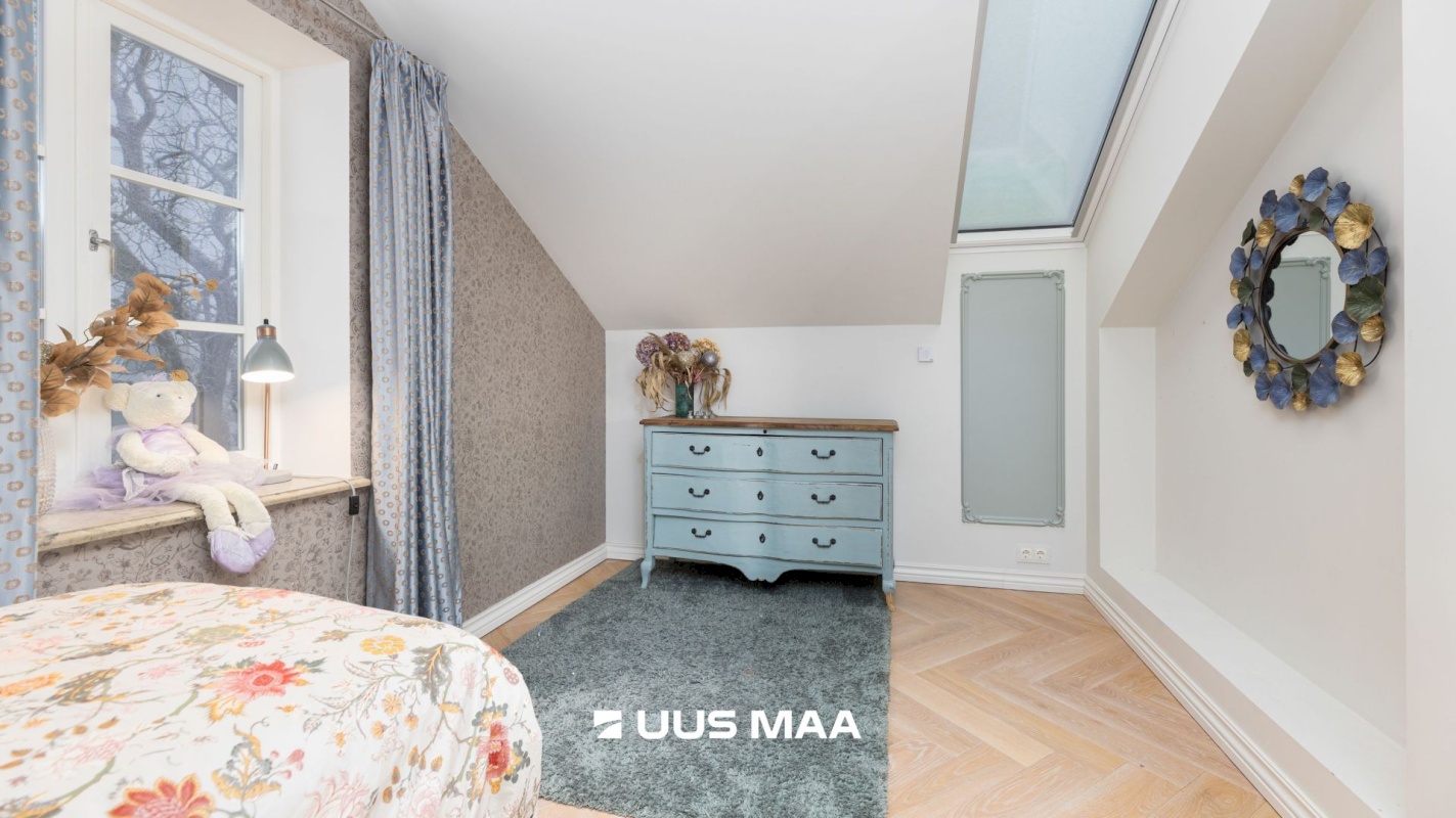 Tallinn, Kesklinna linnaosa, Toom-Kuninga 12