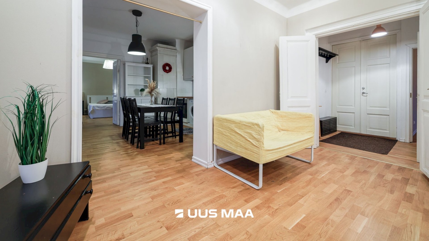 Tallinn, Kesklinna linnaosa, Kadriorg, Narva mnt 32