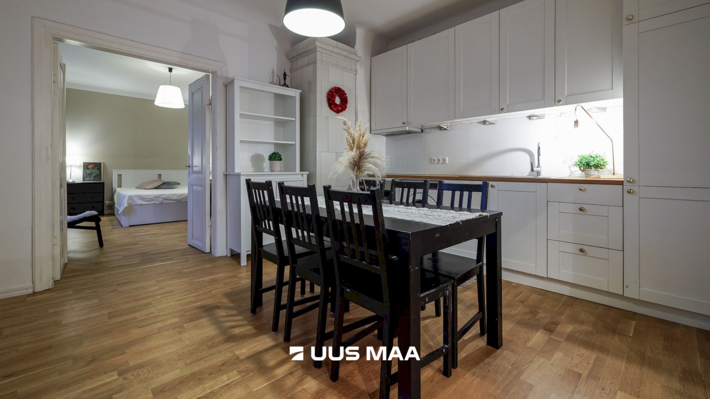 Tallinn, Kesklinna linnaosa, Kadriorg, Narva mnt 32