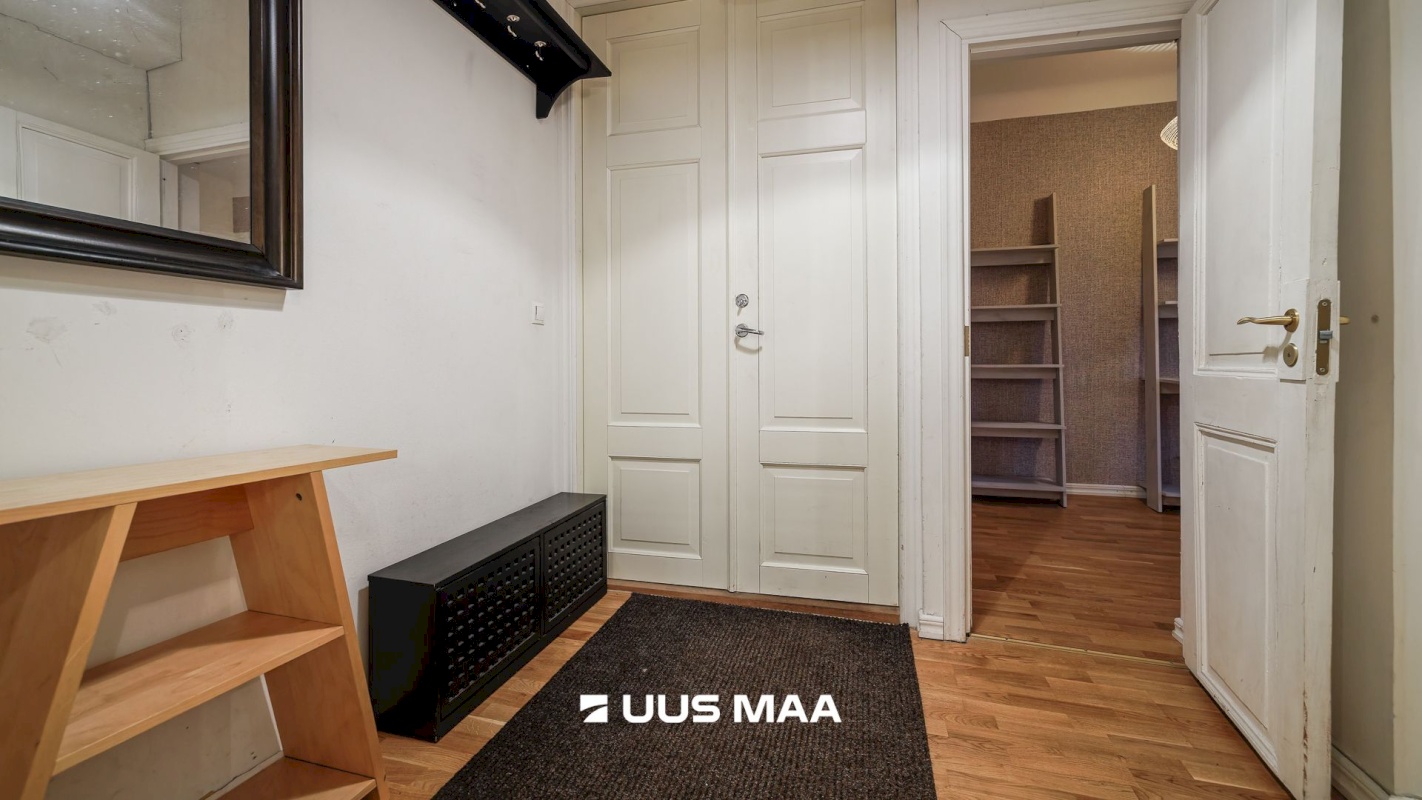 Tallinn, Kesklinna linnaosa, Kadriorg, Narva mnt 32