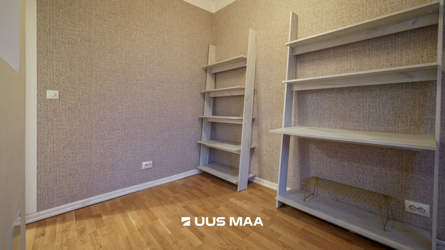 Tallinn, Kesklinna linnaosa, Kadriorg, Narva mnt 32