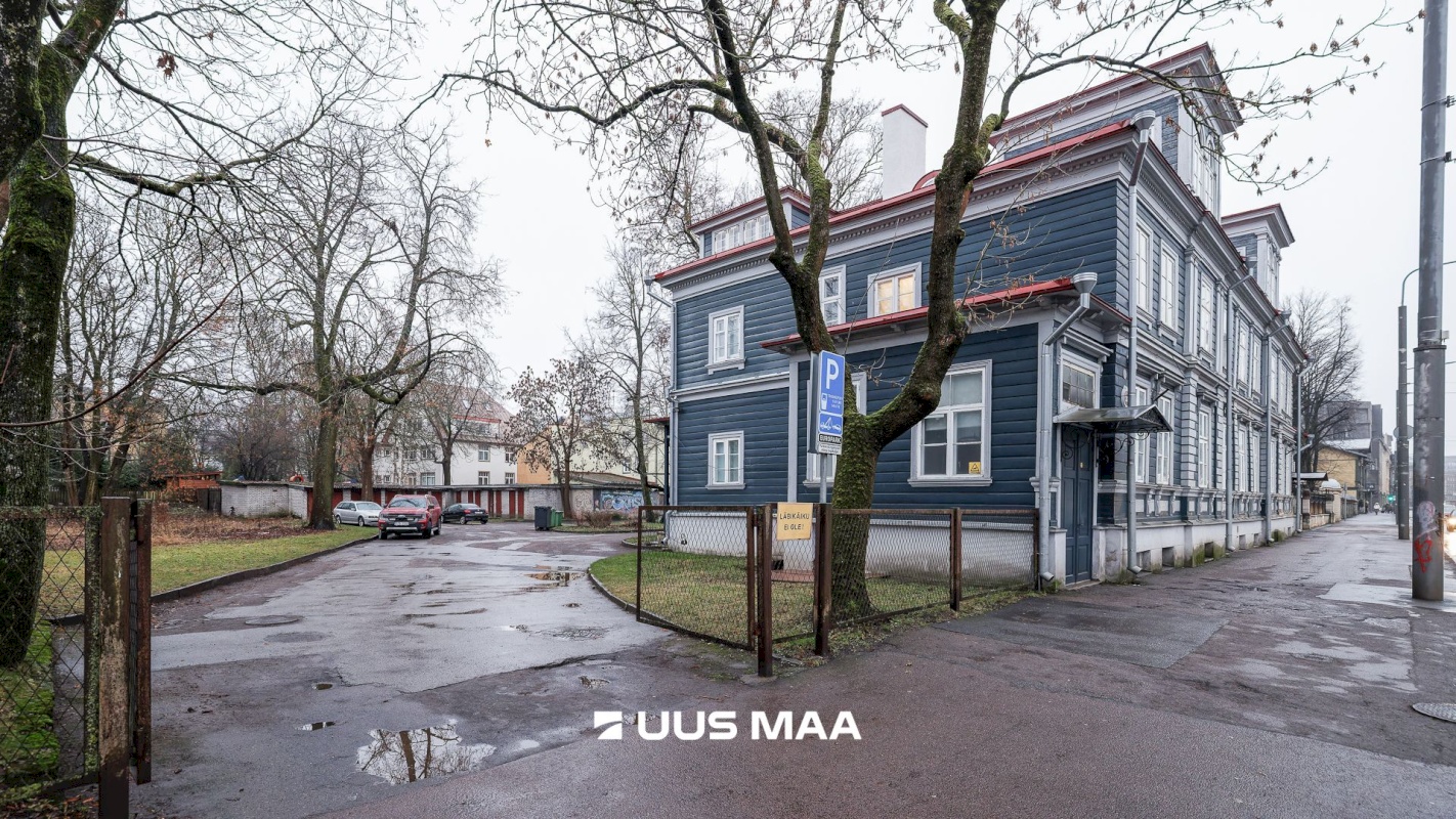 Tallinn, Kesklinna linnaosa, Kadriorg, Narva mnt 32