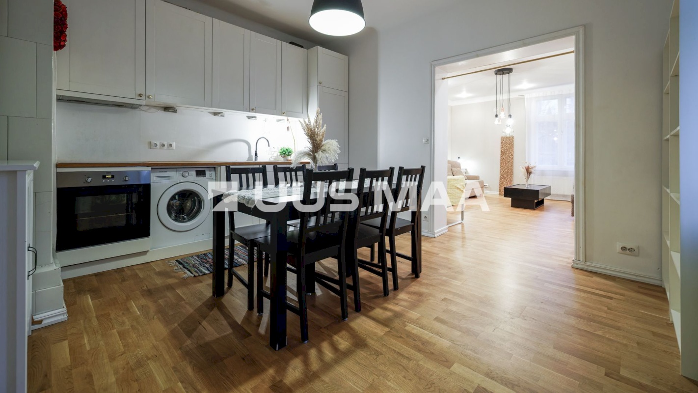 Tallinn, Kesklinna linnaosa, Kadriorg, Narva mnt 32