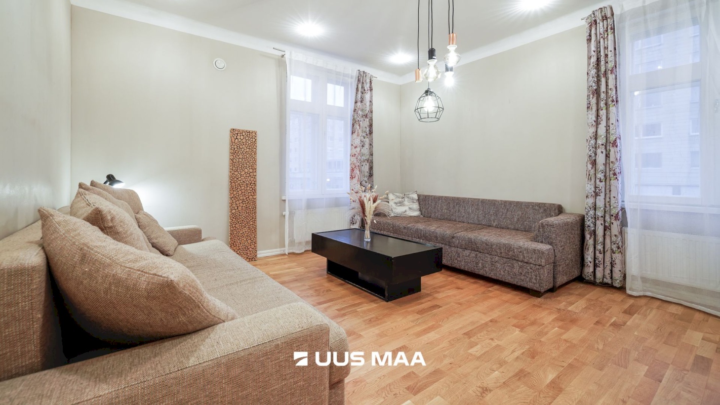 Tallinn, Kesklinna linnaosa, Kadriorg, Narva mnt 32