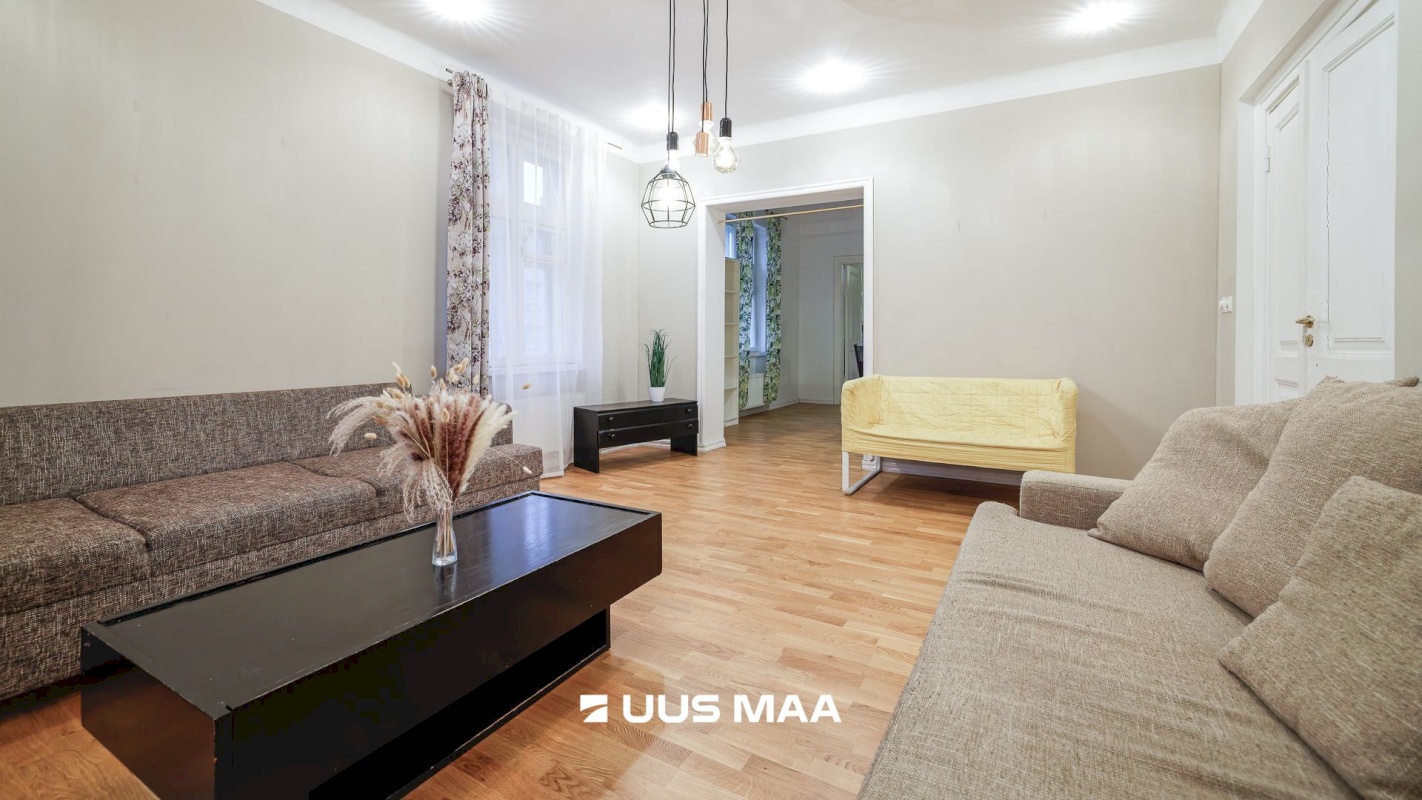 Tallinn, Kesklinna linnaosa, Kadriorg, Narva mnt 32