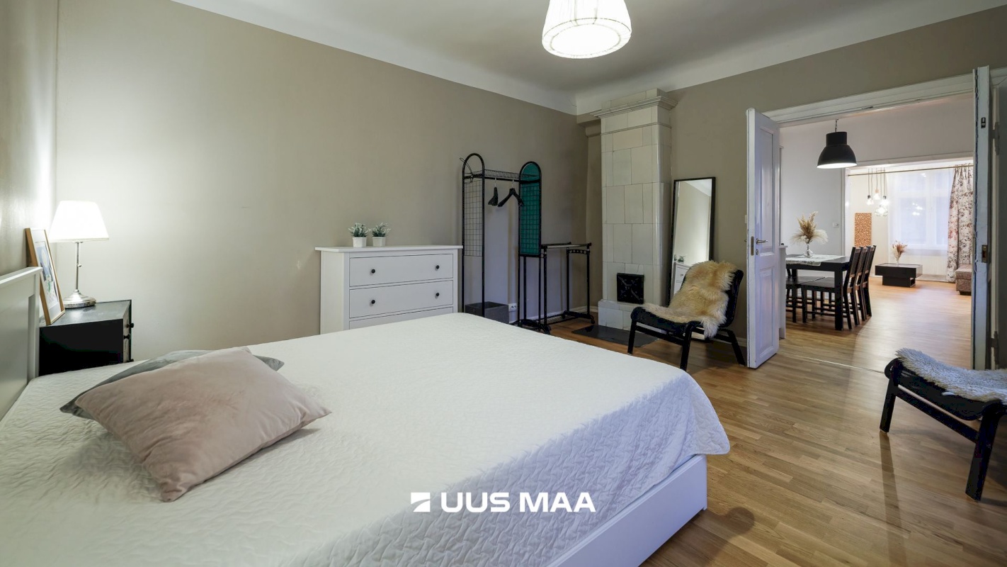 Tallinn, Kesklinna linnaosa, Kadriorg, Narva mnt 32