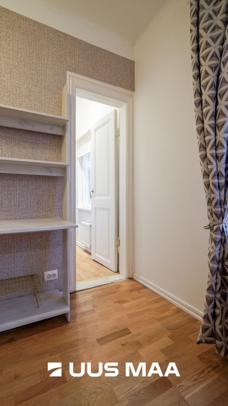 Tallinn, Kesklinna linnaosa, Kadriorg, Narva mnt 32