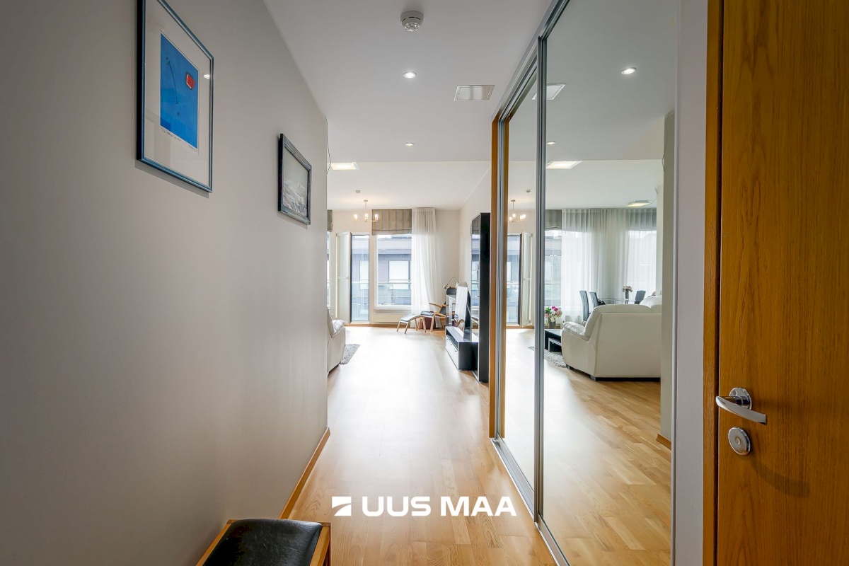 Tallinn, Kesklinna linnaosa, Hobujaama 10