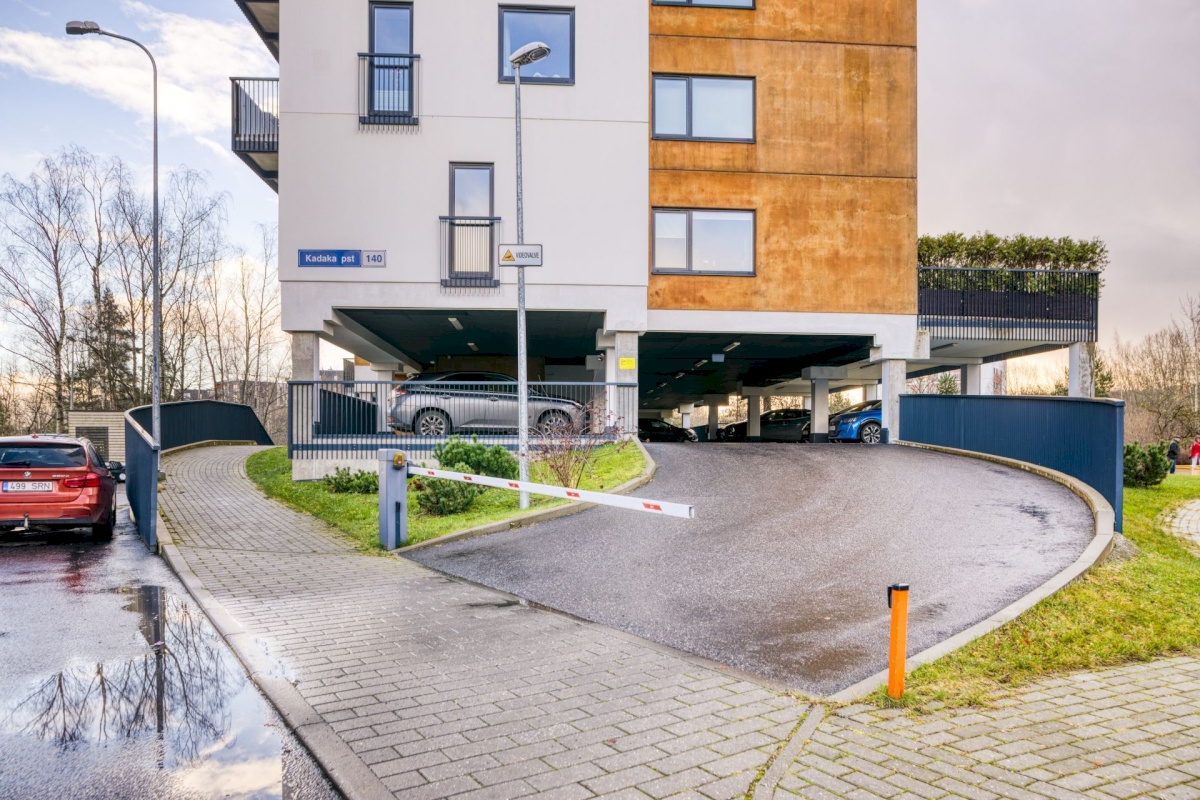 Tallinn, Mustamäe linnaosa, Kadaka pst 140