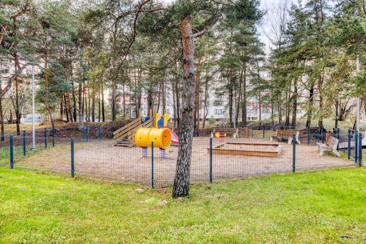 Tallinn, Mustamäe linnaosa, Kadaka pst 140