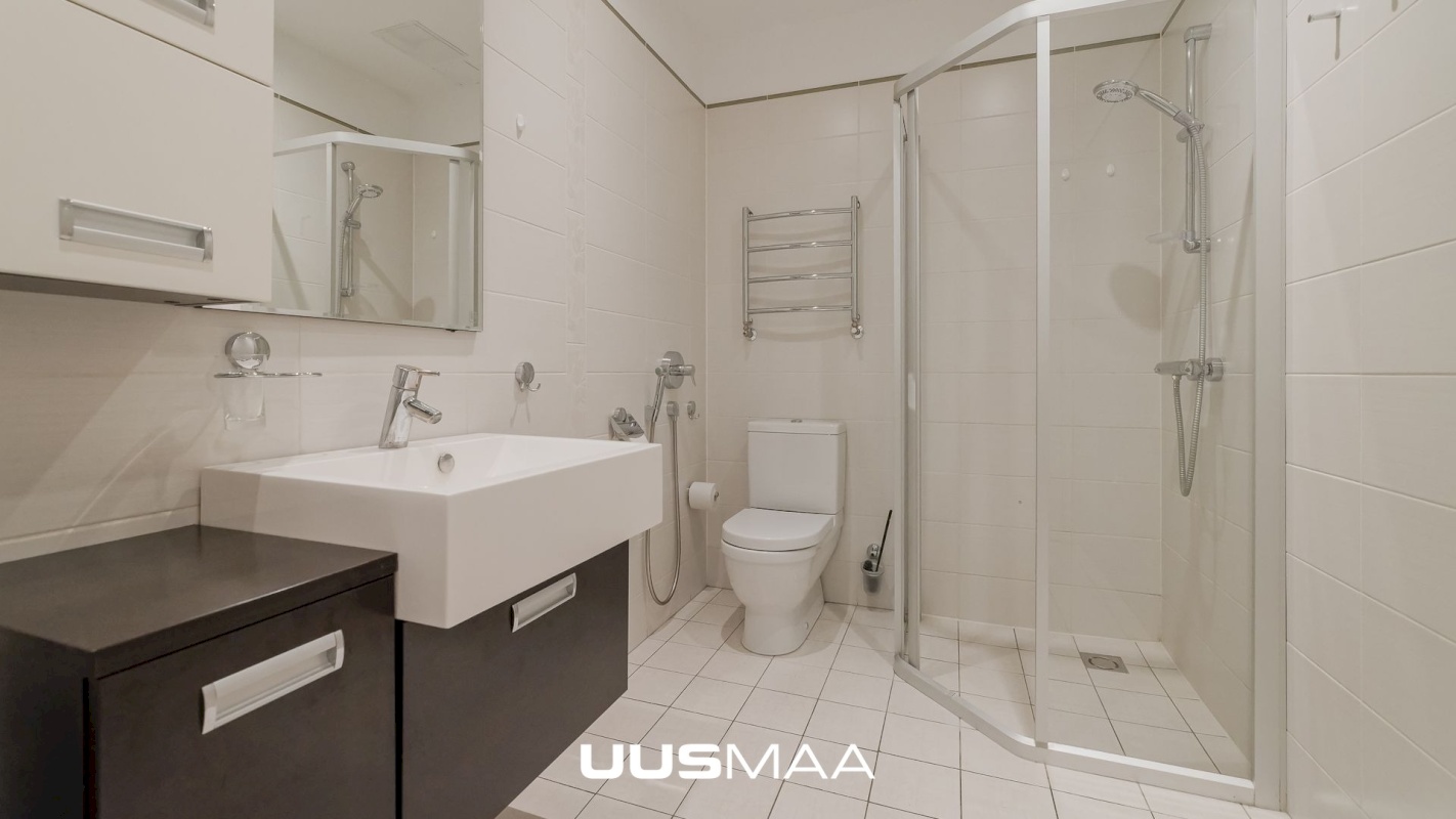 Tallinn, Kesklinna linnaosa, Pärnu mnt 27