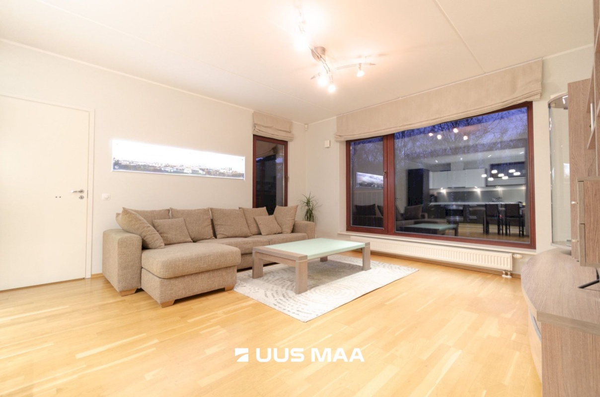 Rae vald, Peetri alevik, Raudkivi tee 8