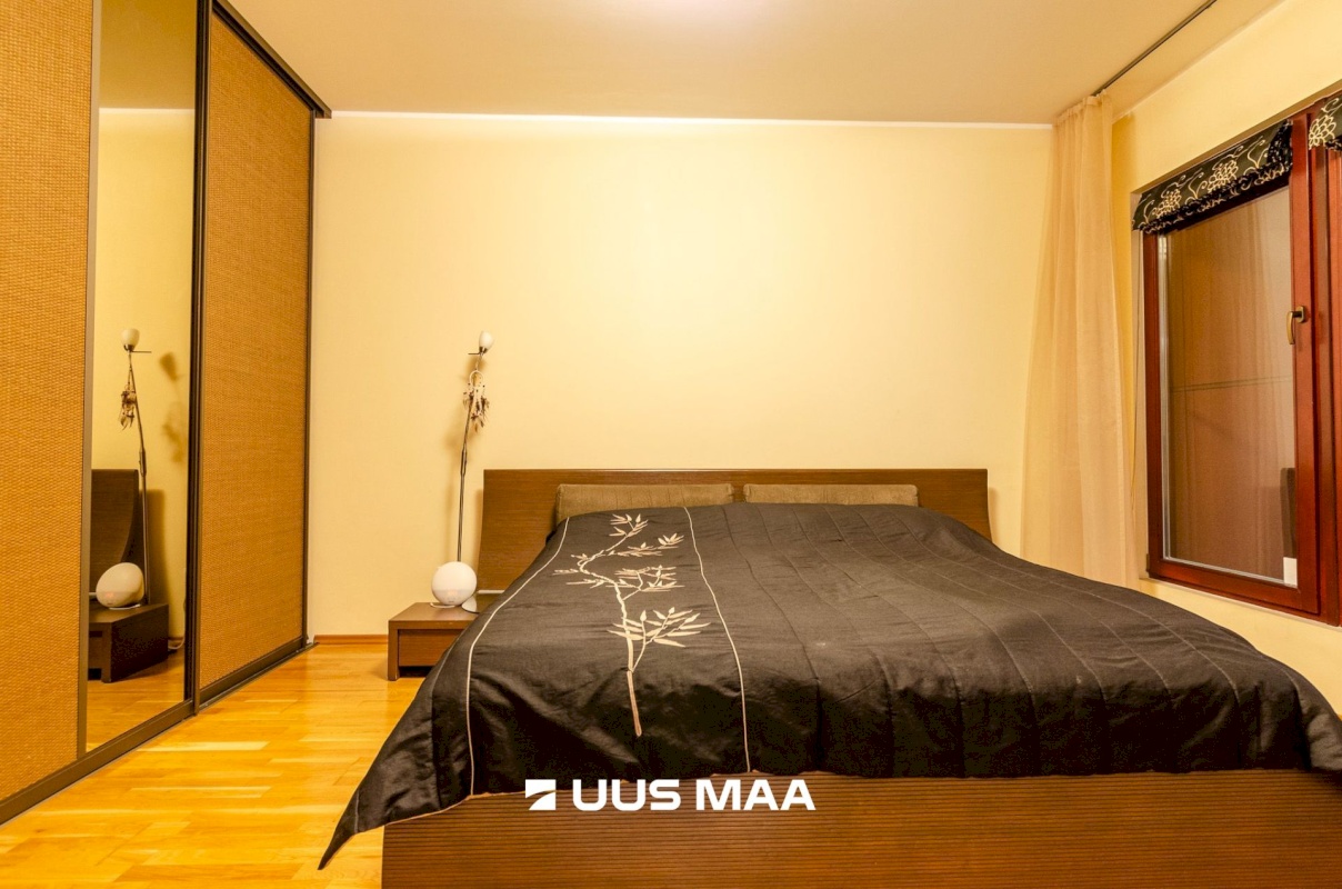 Rae vald, Peetri alevik, Raudkivi tee 8