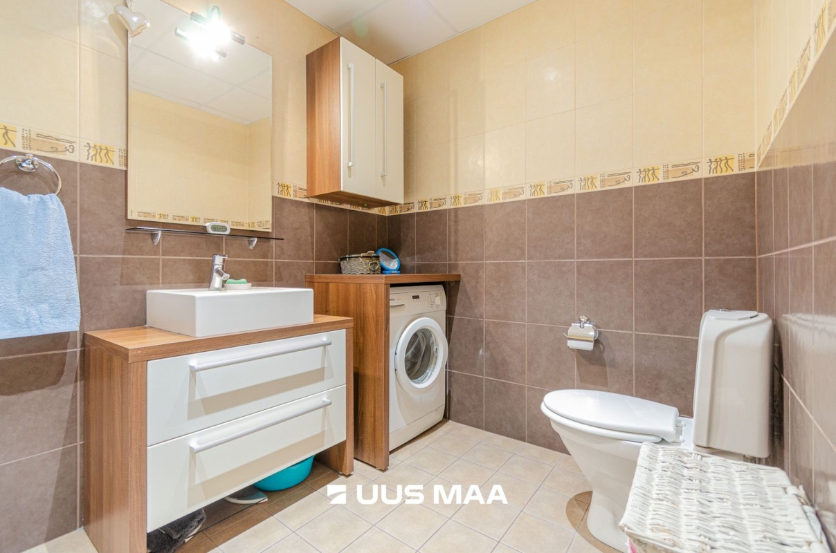 Rae vald, Peetri alevik, Raudkivi tee 8